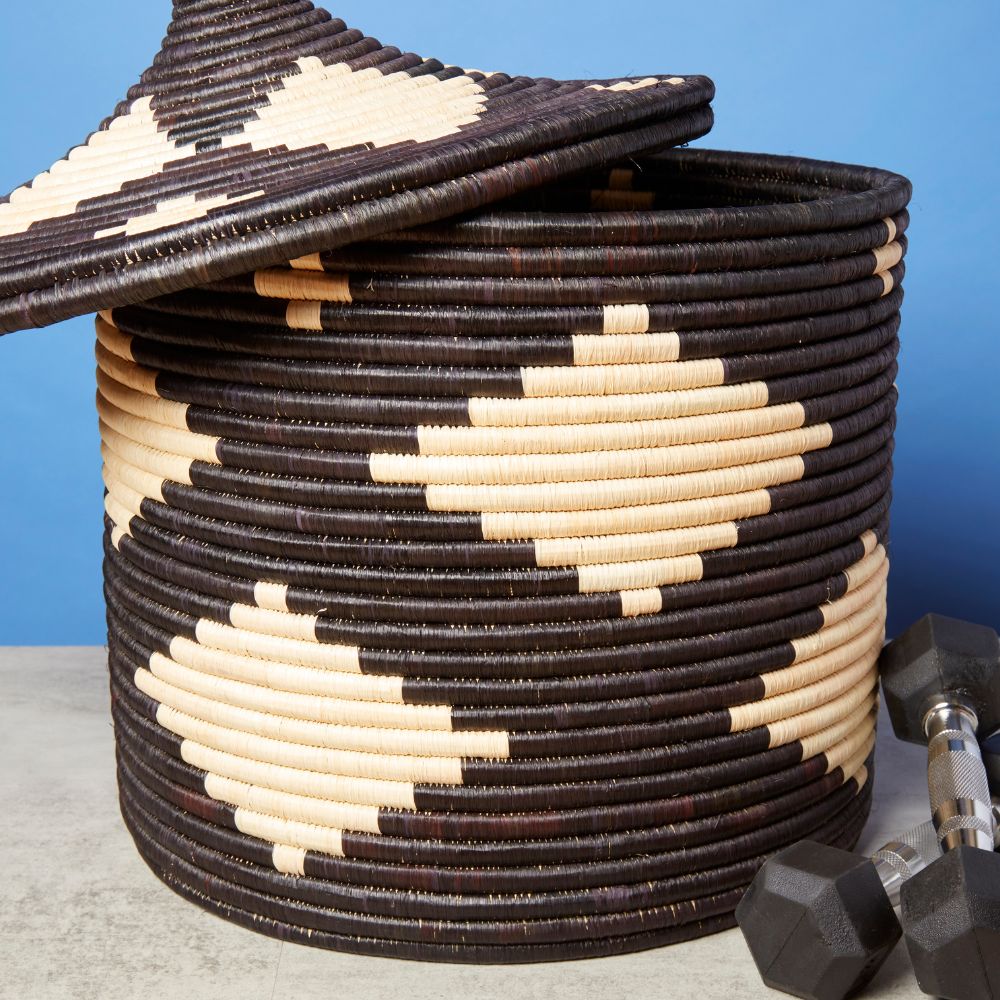 19" Small Black Diamond Woven Storage Hooded Lid Basket